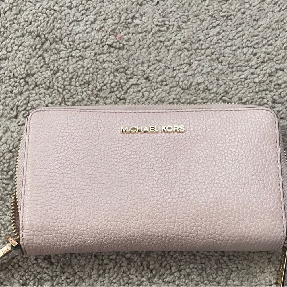 Michael Kors Pebbled Leather Wallet - Light Taupe